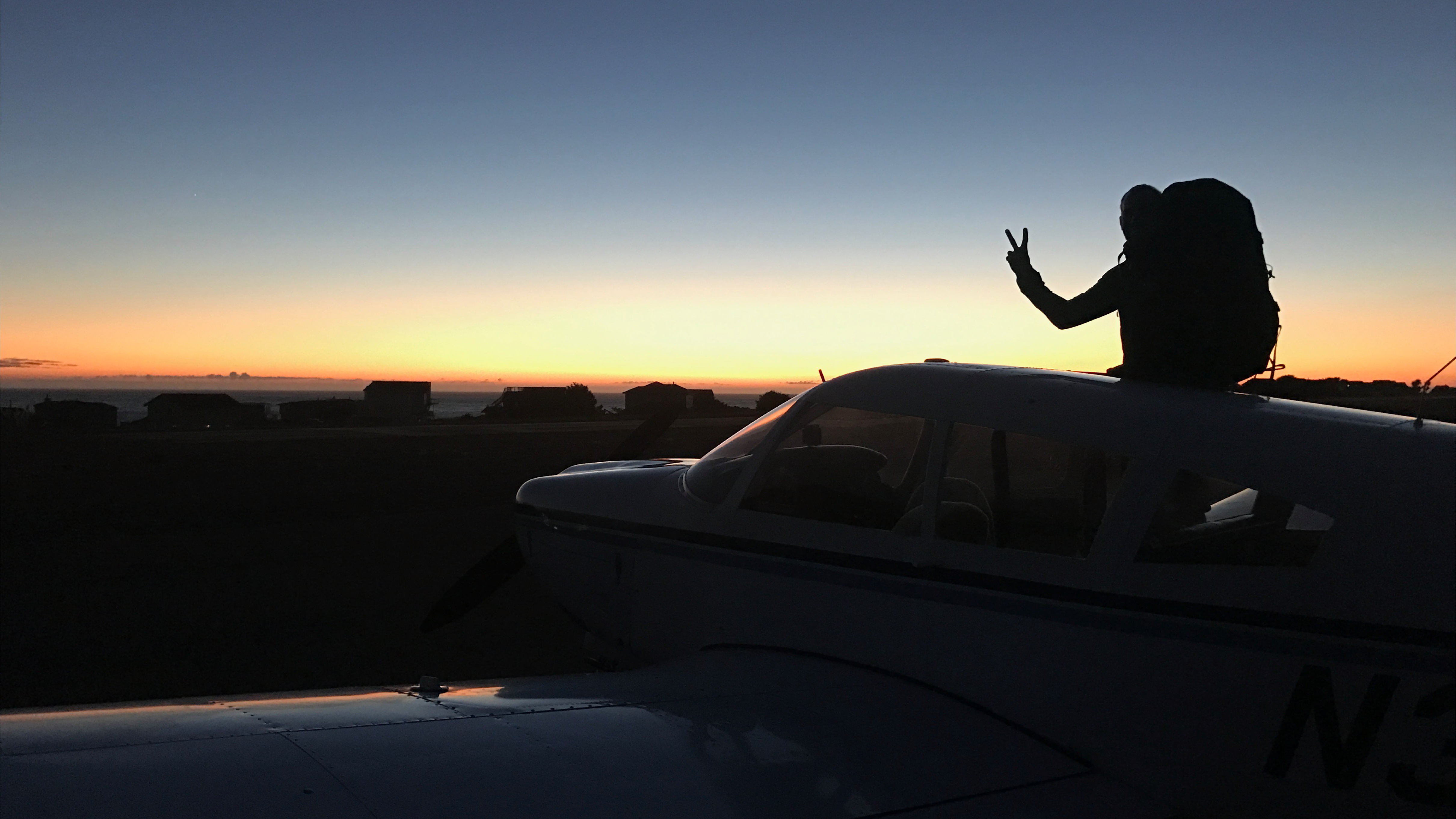 Ein Bild, das Himmel, draußen, Sonnenuntergang, Sonne enthält.

Automatisch generierte Beschreibung